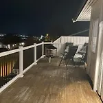 Panoramic And Mountain View - Balcony With Fireplace Included Wood * Tromsø