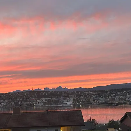 Panoramic And Mountain View - Balcony With Fireplace Included Wood Feriehus *