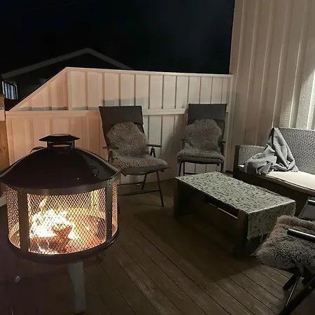 Panoramic And Mountain View - Balcony With Fireplace Included Wood 펜션